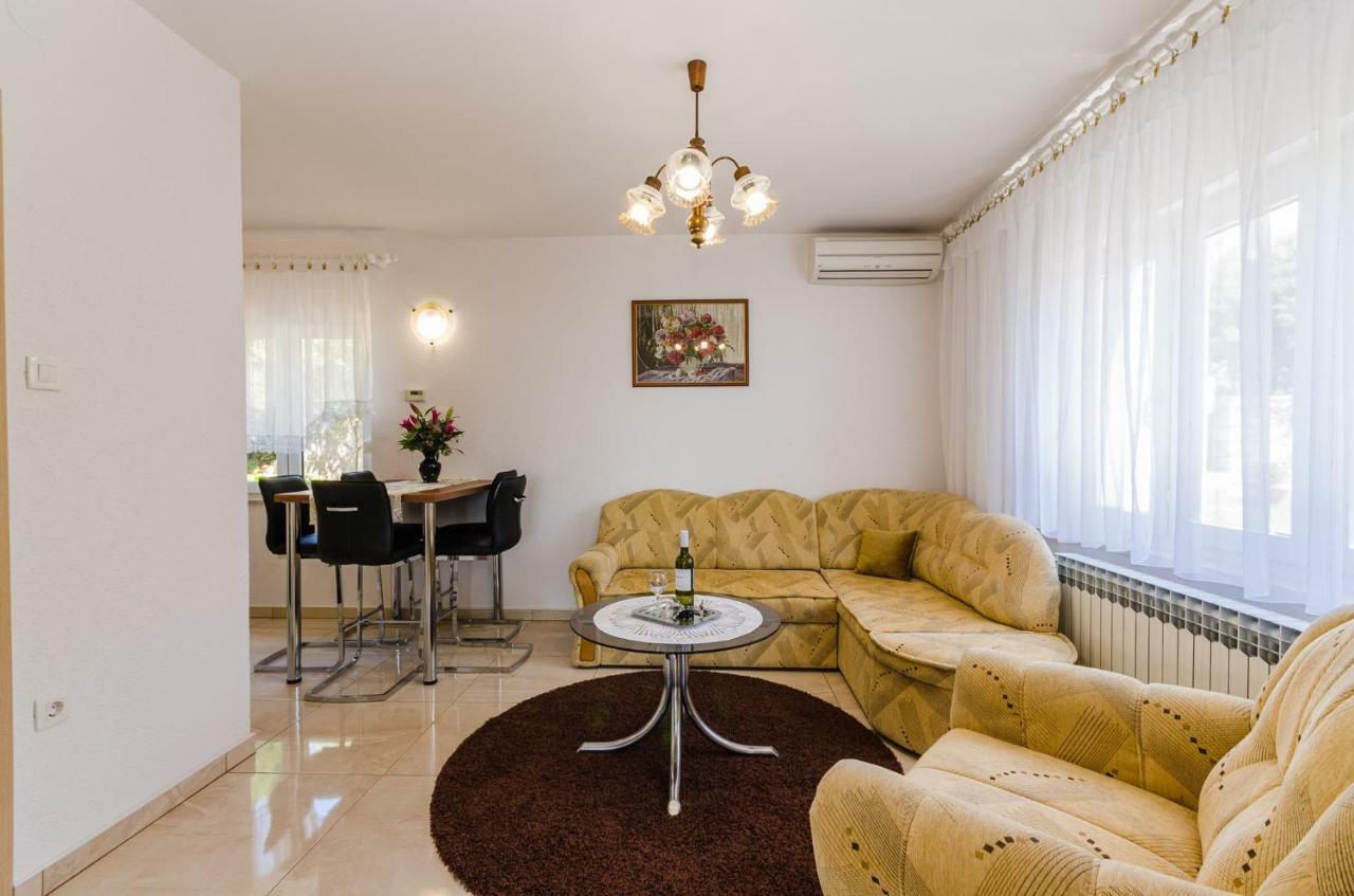 Apartment In Novi Vinodolski 15274 Povile Εξωτερικό φωτογραφία